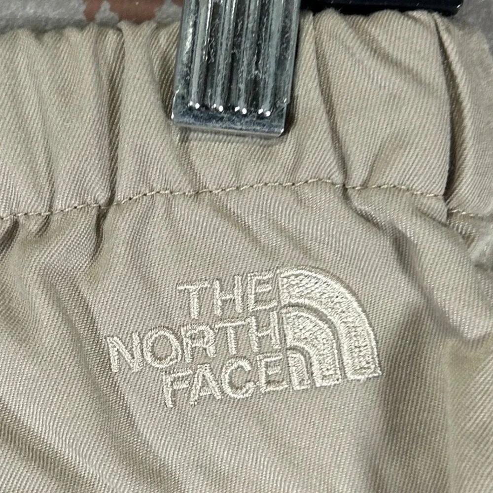 The North Face Mens Khaki Nylon Cargo Hiking Shorts Tan Size M Built In Belt